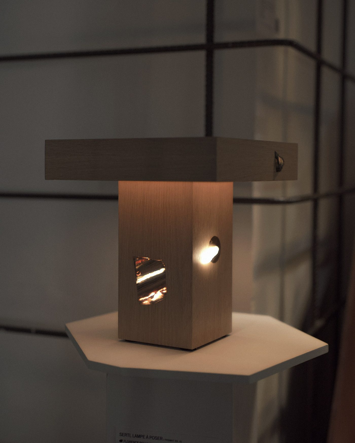 Serti, lampe à poser, Florence BOUJNAH, Sarah REMY, Louis DAIGRE, Claire BUET